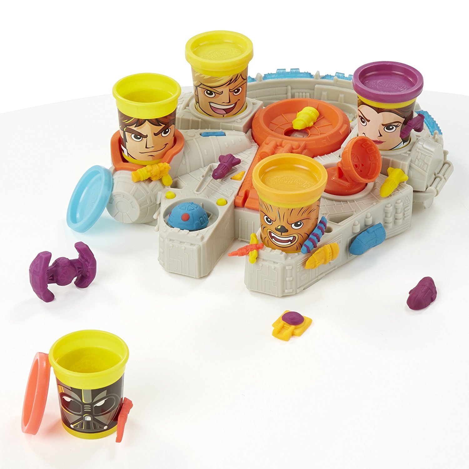 play-doh-star-wars-millennium-falcon-featuring-can-heads